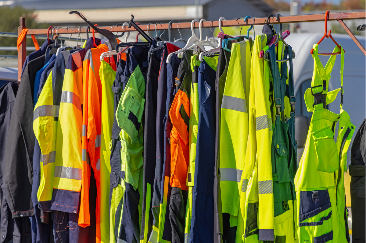 High-Visibility Safety Apparel Testing: Standards & Solutions