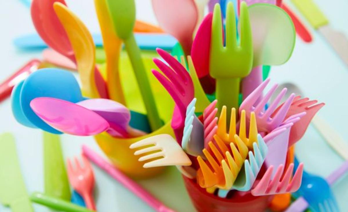 EU Introduces New Regulations for Food Contact Plastics